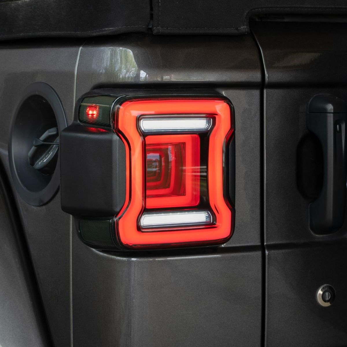 FORM Wrangler JL tail lights - jeep jl wrangler taillight creative smoked close driver reverse - FL0014