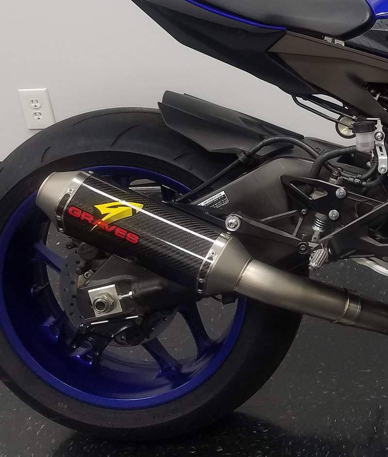 Graves Motorsports Yamaha R1 Full Titanium Exhaust System - Carbon 265mm Silencer EXY-17R1-FTC26