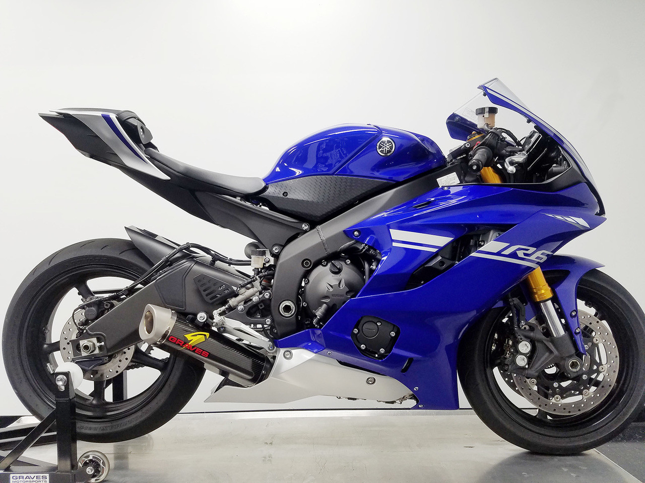 Graves Motorsports Yamaha R6 Full Titanium WORKS 7 Exhaust - Carbon Silencer EXY-18R6-FTCW7
