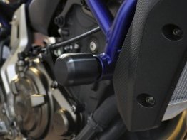 50-0407  Woodcraft Frame Sliders Complete Kit - '15-'18 Yamaha FZ07 MT07 (Black Plastic Pucks Included)